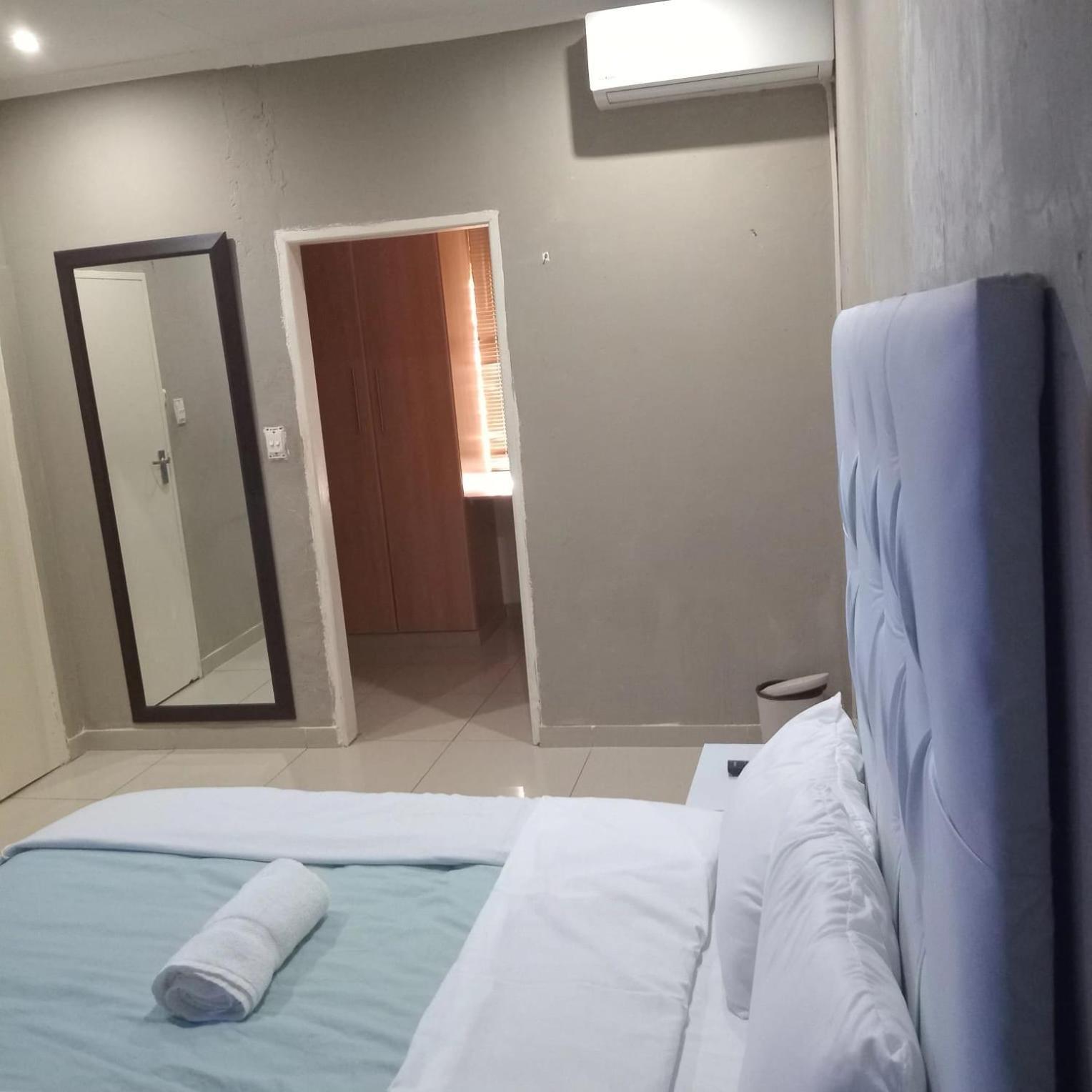 Reitz Guest House Mafikeng Buitenkant foto
