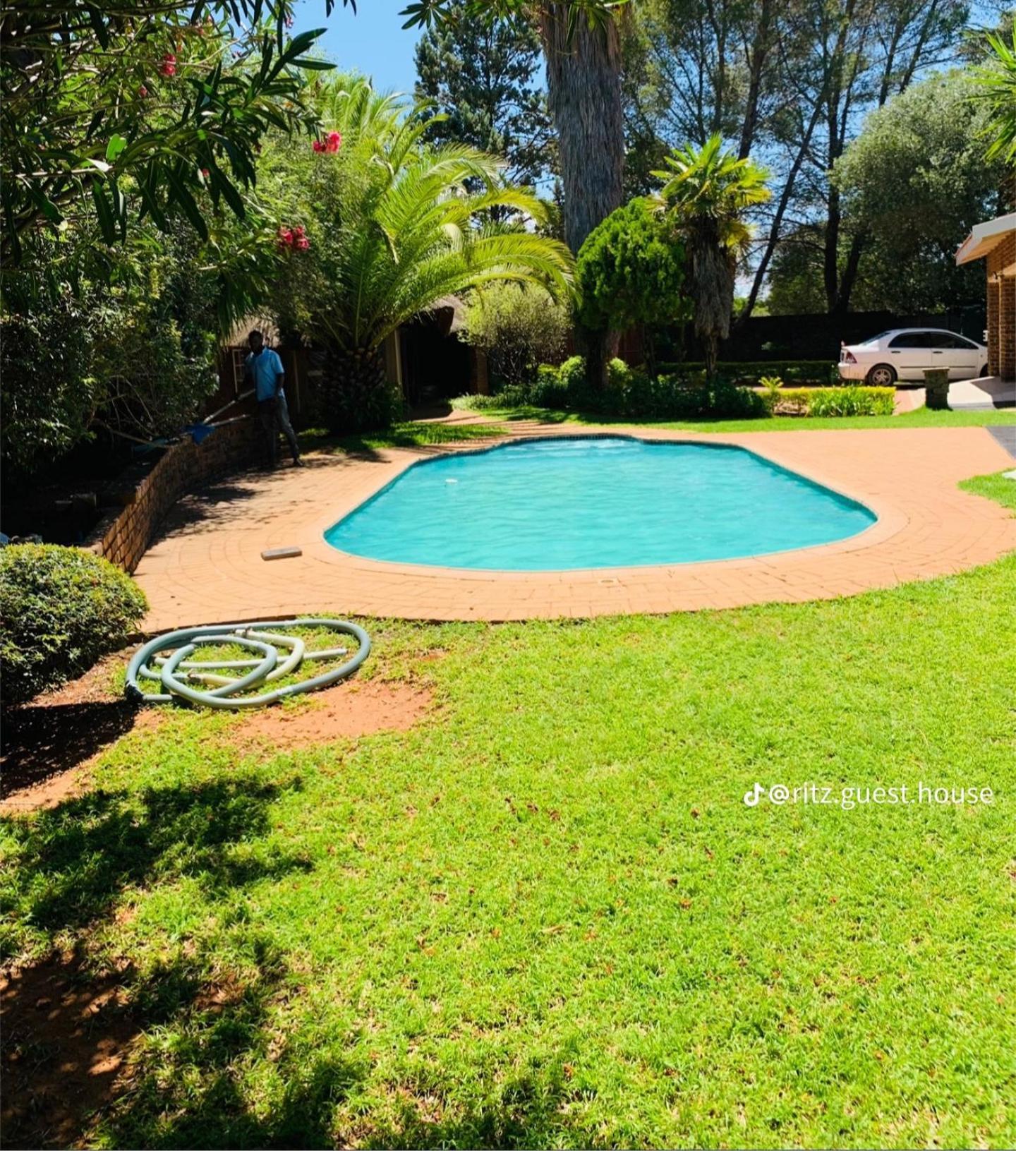 Reitz Guest House Mafikeng Buitenkant foto
